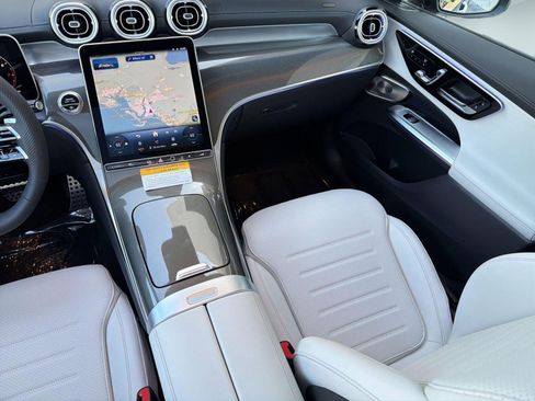 Used 2026 Mercedes-Benz GLC 300 image 29