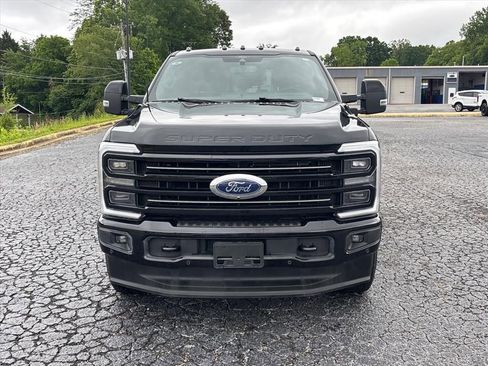 Used 2025 Ford F250 Platinum AWD/4WD image 2