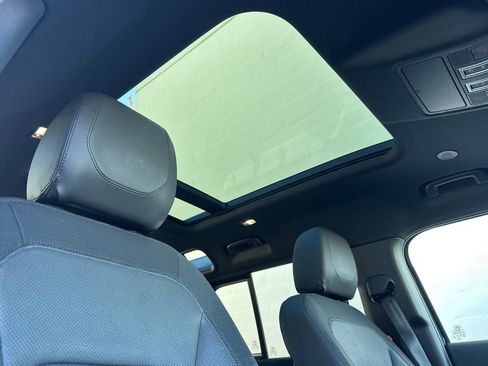 Used 2023 Land Rover Defender 110 X-Dynamic SE image 20