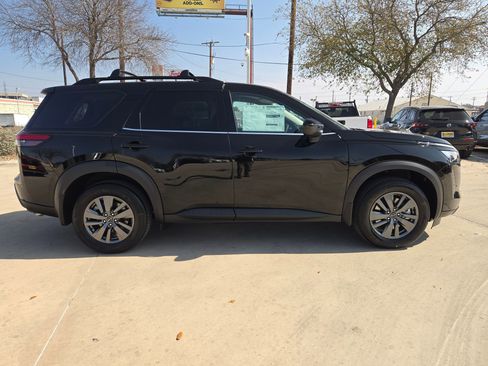 New 2026 Nissan Pathfinder SV image 2
