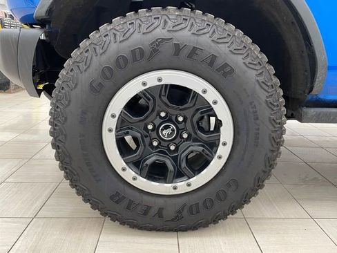Used 2023 Ford Bronco Badlands w/ Sasquatch Package AWD/4WD image 9