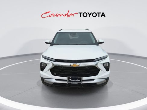 Used 2025 Chevrolet TrailBlazer LT image 3