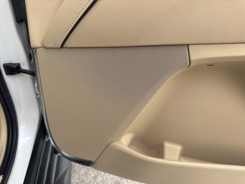 Used 2021 Cadillac Escalade ESV Premium Luxury image 37