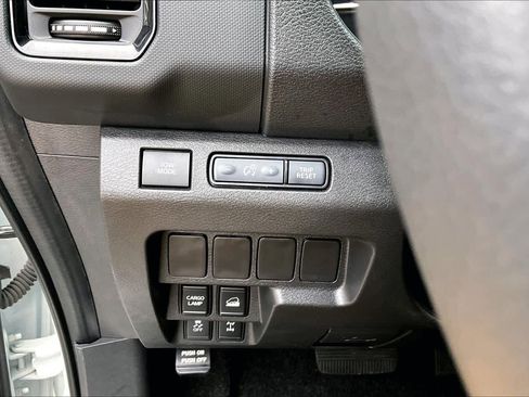 Used 2024 Nissan Frontier PRO-4X w/ Off-Road Protection Package image 33