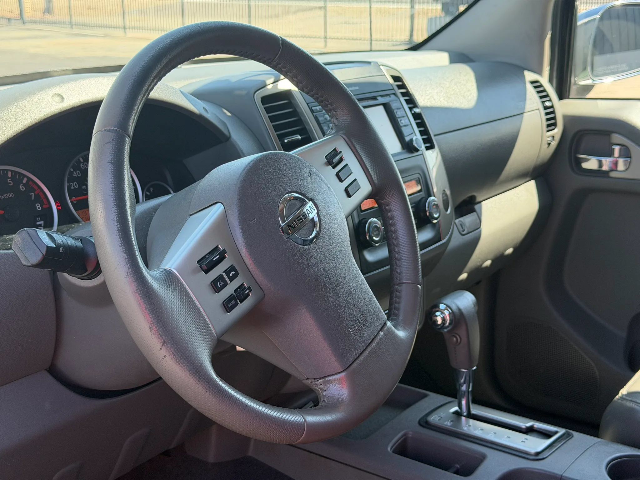 Used 2019 Nissan Frontier SL RWD image 12