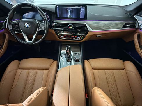 Used 2022 BMW 530i w/ Convenience Package RWD image 15