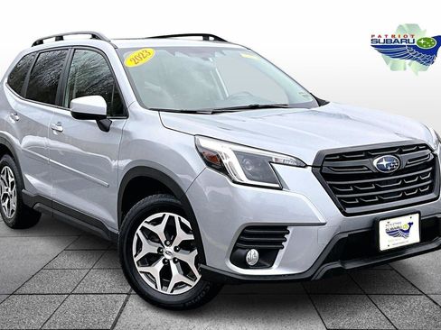 Used 2023 Subaru Forester Premium image 1