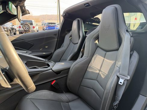 Used 2022 Chevrolet Corvette Stingray Coupe w/ Z51 Performance Package image 16