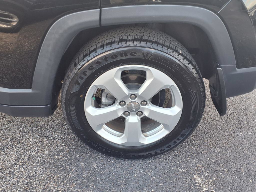 Used 2018 Jeep Compass Latitude w/ Popular Equipment Group FWD image 21
