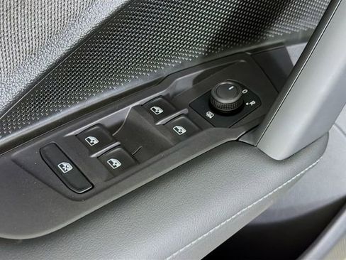 New 2026 Volkswagen Tiguan S image 18