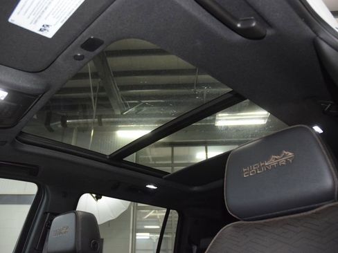 Used 2024 Chevrolet Suburban High Country image 50