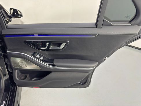 Used 2022 Mercedes-Benz S 500 4MATIC w/ AMG Line Package image 54