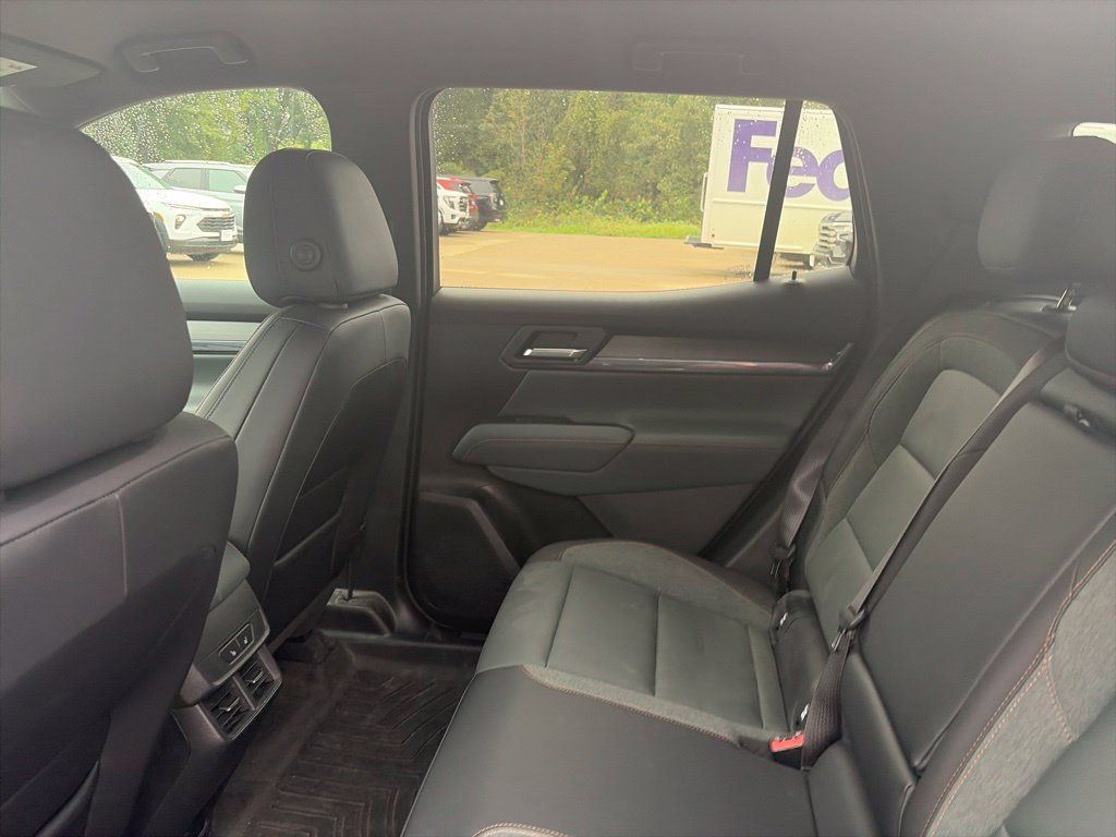 Used 2026 GMC Terrain AT4 w/ Convenience Package III AWD/4WD image 10