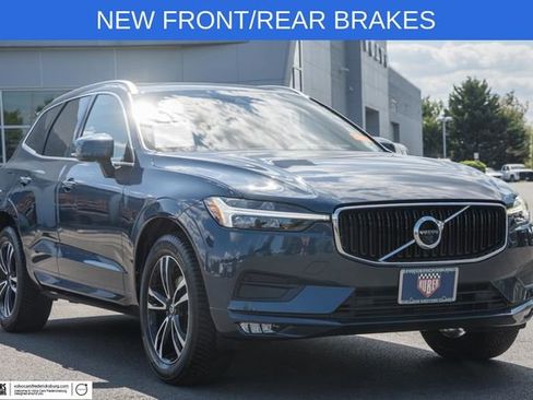 Used 2021 Volvo XC60 T5 Momentum w/ Advanced Package image 1