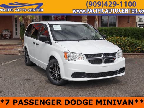 Used 2019 Dodge Grand Caravan SE image 1