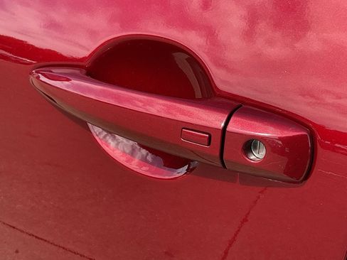 Used 2025 Nissan Rogue SV image 10