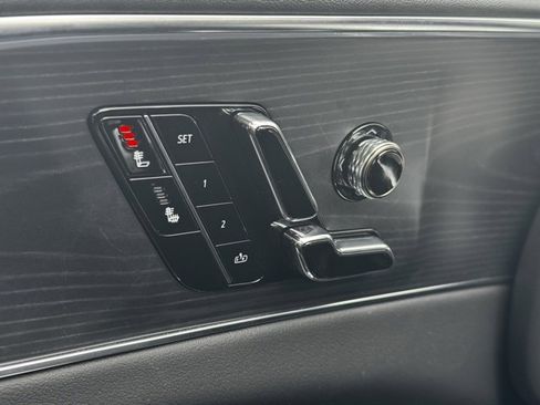 New 2025 Cadillac Lyriq Luxury image 38