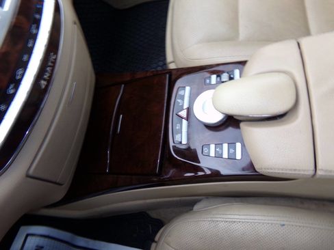 Used 2011 Mercedes-Benz S 550 4MATIC image 52