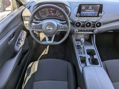 Used 2025 Nissan Sentra SV FWD image 17