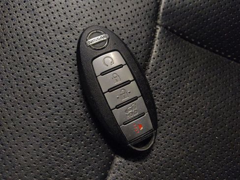 Used 2020 Nissan Rogue SL FWD image 32