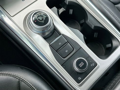 Used 2022 Ford Explorer Limited w/ Equipment Group 301A image 17