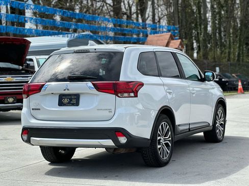 Used 2017 Mitsubishi Outlander SE AWD/4WD image 14