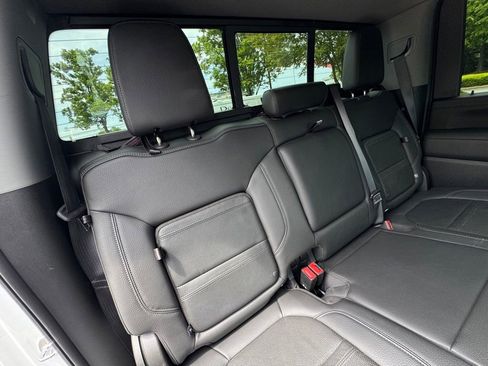 Used 2020 GMC Sierra 2500 Denali w/ Denali Ultimate Package AWD/4WD image 10