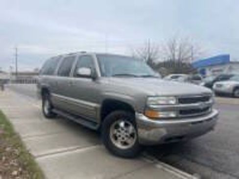 Used 2003 Chevrolet Suburban LT w/ LT Preferred Equipment Group AWD/4WD image 2
