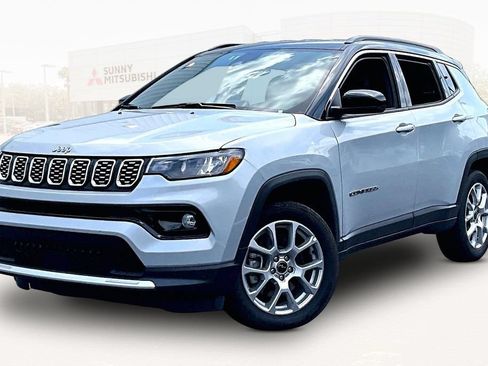 Used 2025 Jeep Compass Limited AWD/4WD image 1