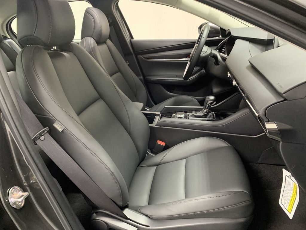Used 2023 MAZDA MAZDA3 s FWD image 23