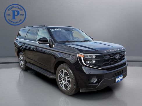 Used 2025 Ford Expedition Active AWD/4WD image 1