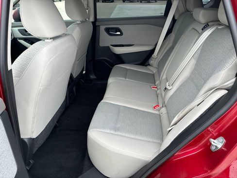 Used 2023 Nissan Rogue SV FWD image 10