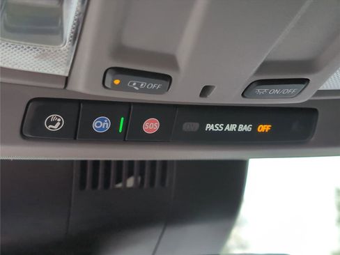 Used 2022 Chevrolet Silverado 1500 LTZ image 13