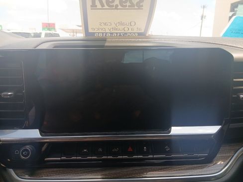 Used 2022 Chevrolet Silverado 1500 LT AWD/4WD image 15