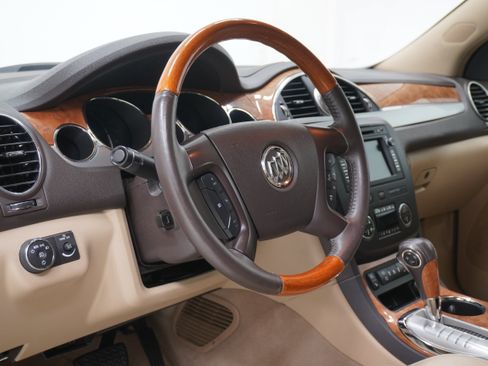 Used 2009 Buick Enclave CXL w/ Entertainment Package #3 FWD image 10