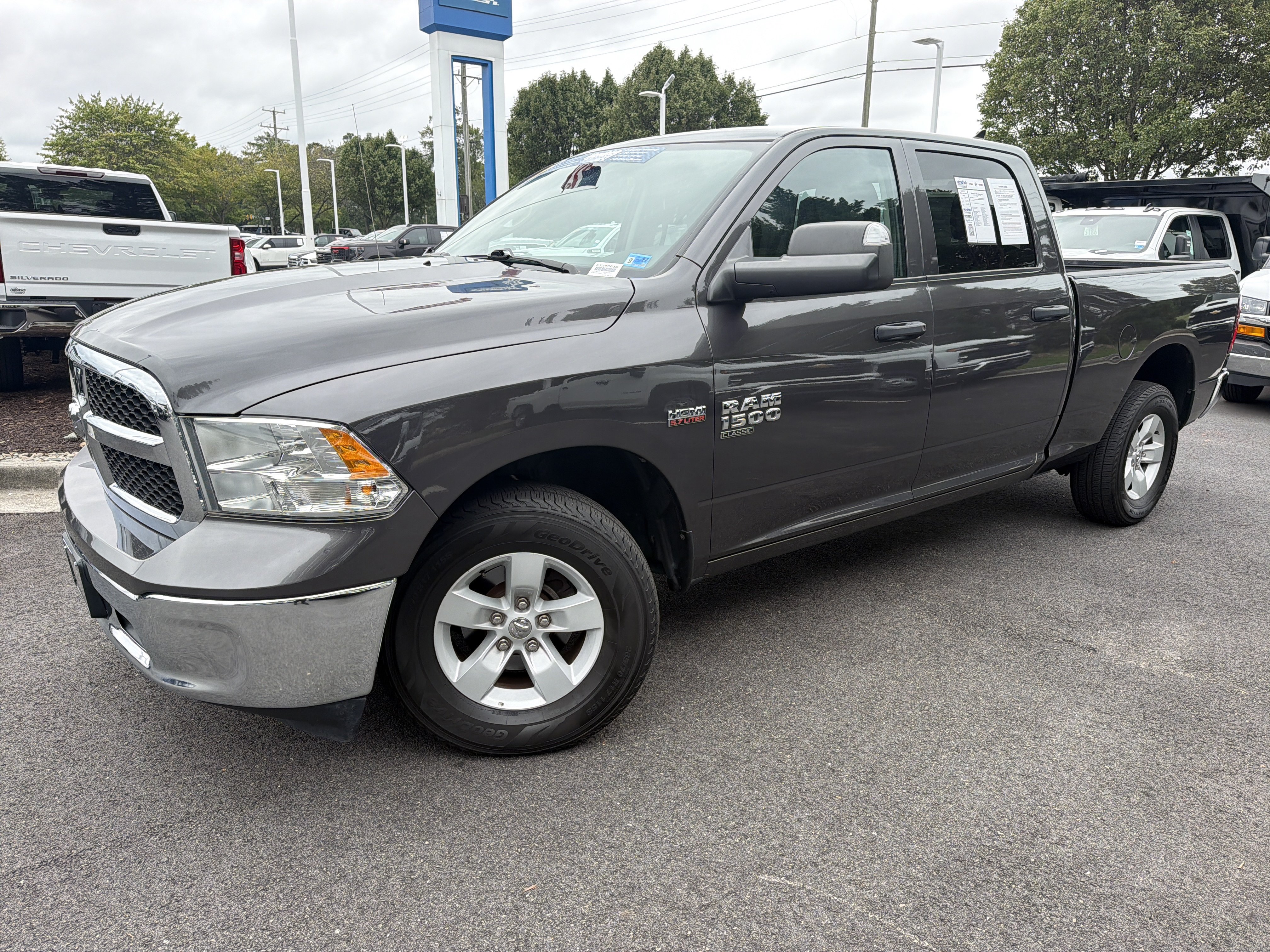 Used 2023 RAM 1500 Classic SLT w/ Trailer & Traction Group AWD/4WD image 5