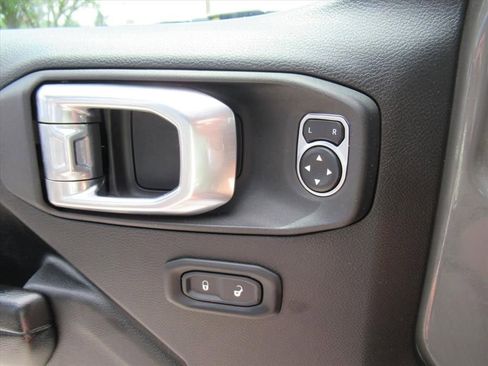 Used 2021 Jeep Gladiator Mojave AWD/4WD image 22