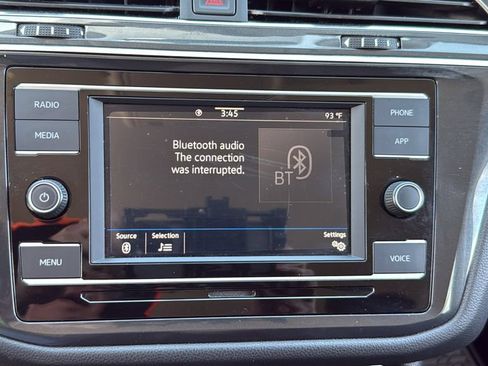 Used 2021 Volkswagen Tiguan S FWD image 33