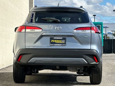 Used 2022 Toyota Corolla Cross LE image 5