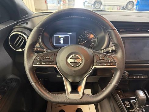 Used 2023 Nissan Kicks SR image 13