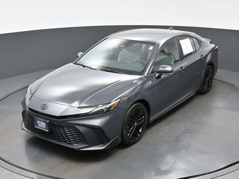 Used 2025 Toyota Camry SE AWD/4WD image 34
