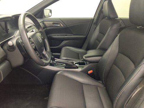 Used 2016 Honda Accord Sport image 17