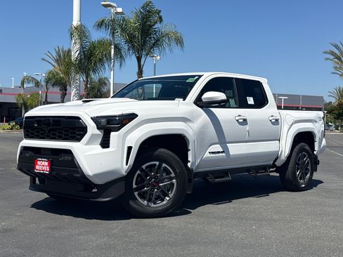 New 2026 Toyota Tacoma TRD Sport AWD/4WD image 2
