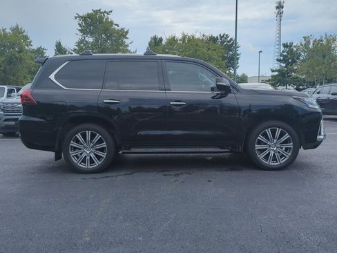 Used 2016 Lexus LX 570 4WD w/ Luxury Package image 6
