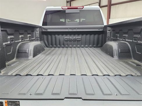 New 2026 GMC Sierra 1500 SLT image 45