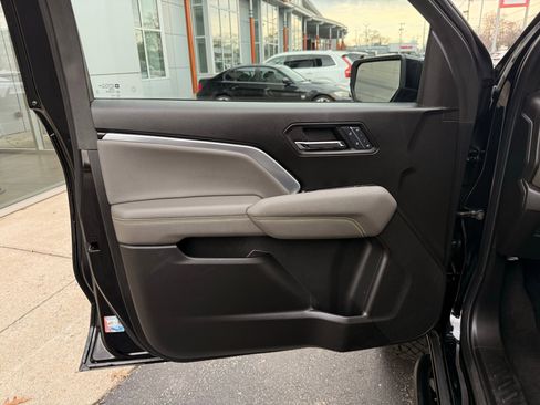 Used 2024 Chevrolet Colorado ZR2 w/ ZR2 Convenience Package III image 41
