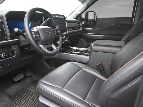 Used 2025 Ford F250 Lariat w/ Tremor Off-Road Package AWD/4WD image 19
