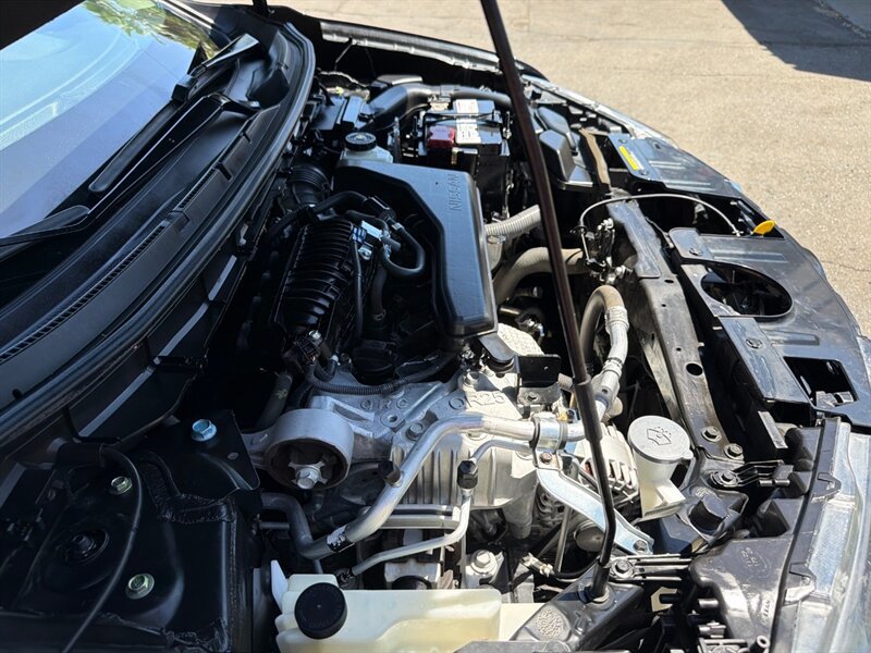 Used 2020 Nissan Rogue S FWD image 28