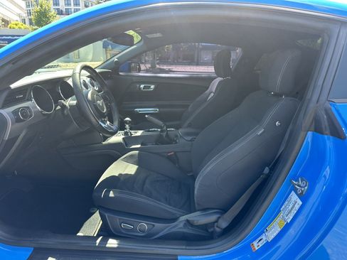Used 2017 Ford Mustang GT RWD image 11
