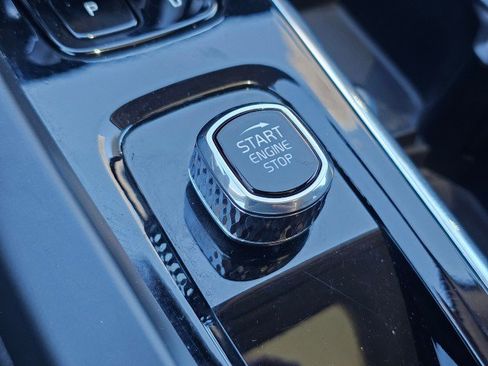 Used 2023 Volvo XC60 B5 Plus AWD/4WD image 43